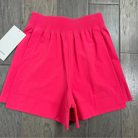 Lululemon NWT Stretch Woven Relaxed-Fit High-Rise Short 4" Cherry Mist - Picture 3 of 9